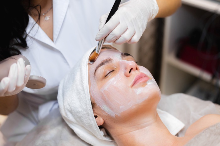 5 habilidades de una esteticista esenciales para trabajar en la estética