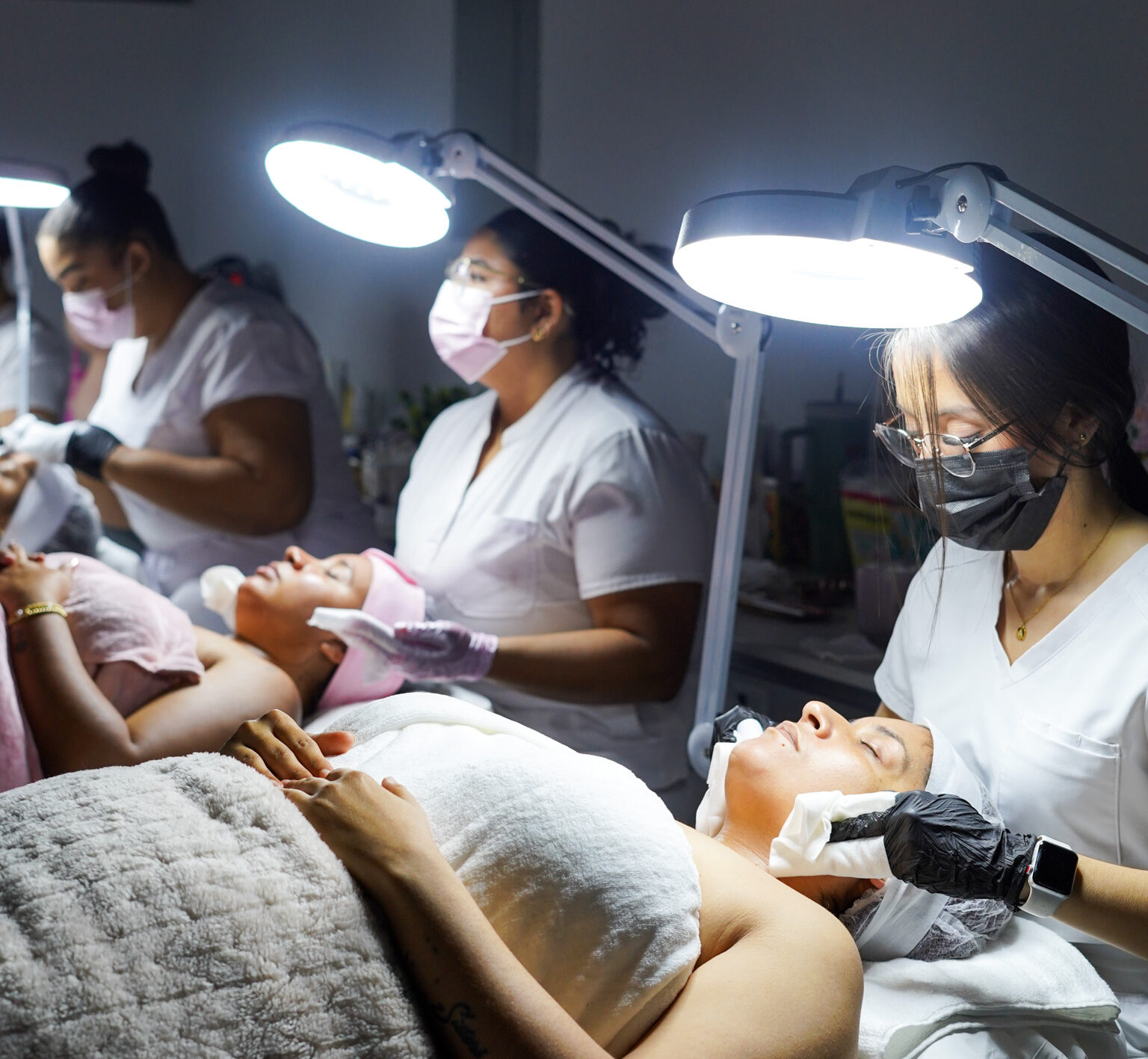 La Zona T - estudiantes identificando